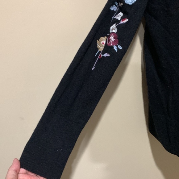 LOFT cold shoulder sweater/knit top - Picture 5 of 12